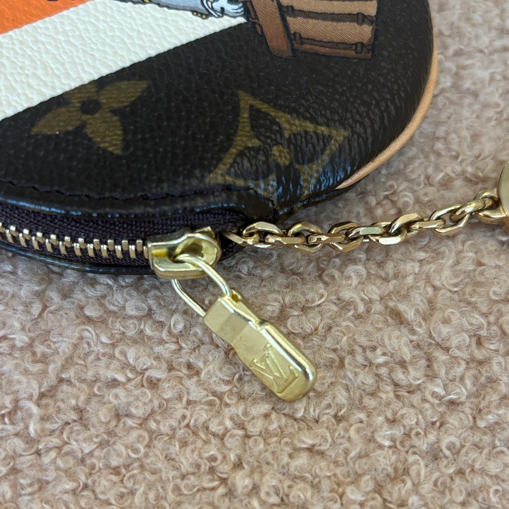 Louis Vuitton Groom Monogram Round Coin Pouch with Orange & Cream Stripes - Picture 4 of 9